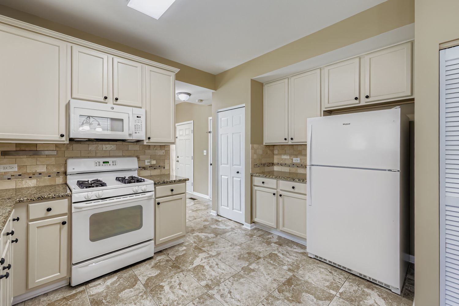 323 W Norwell Lane, Round Lake, IL 60073