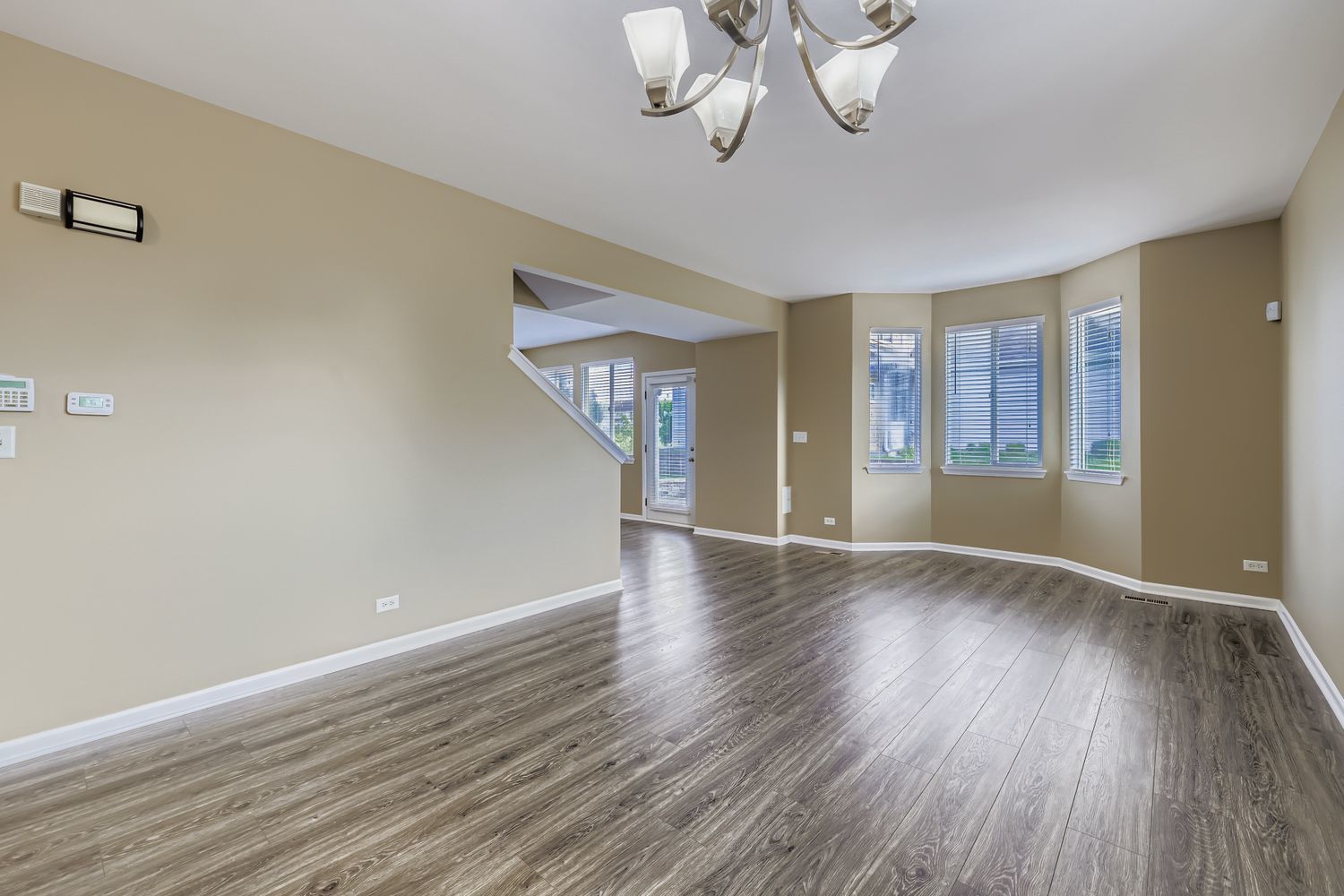 323 W Norwell Lane, Round Lake, IL 60073