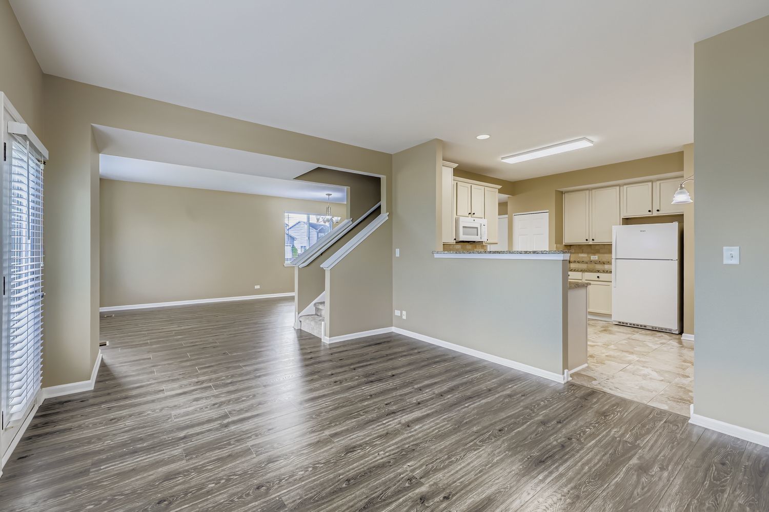 323 W Norwell Lane, Round Lake, IL 60073