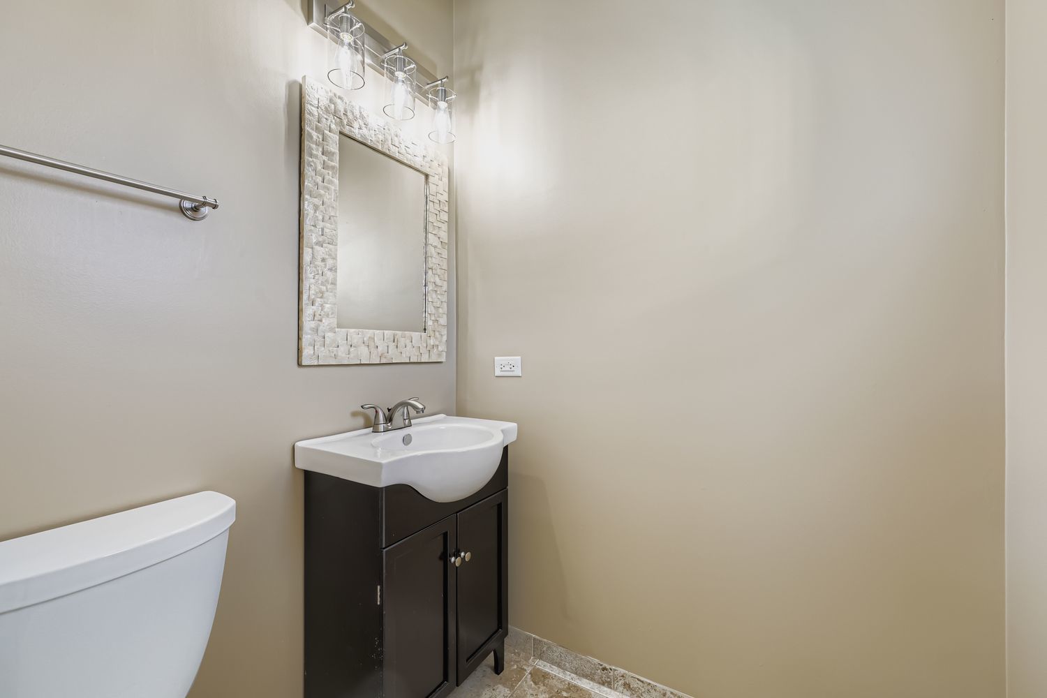 323 W Norwell Lane, Round Lake, IL 60073