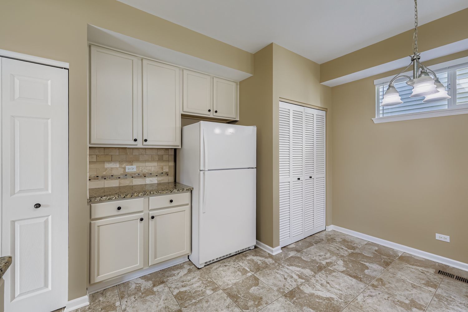 323 W Norwell Lane, Round Lake, IL 60073