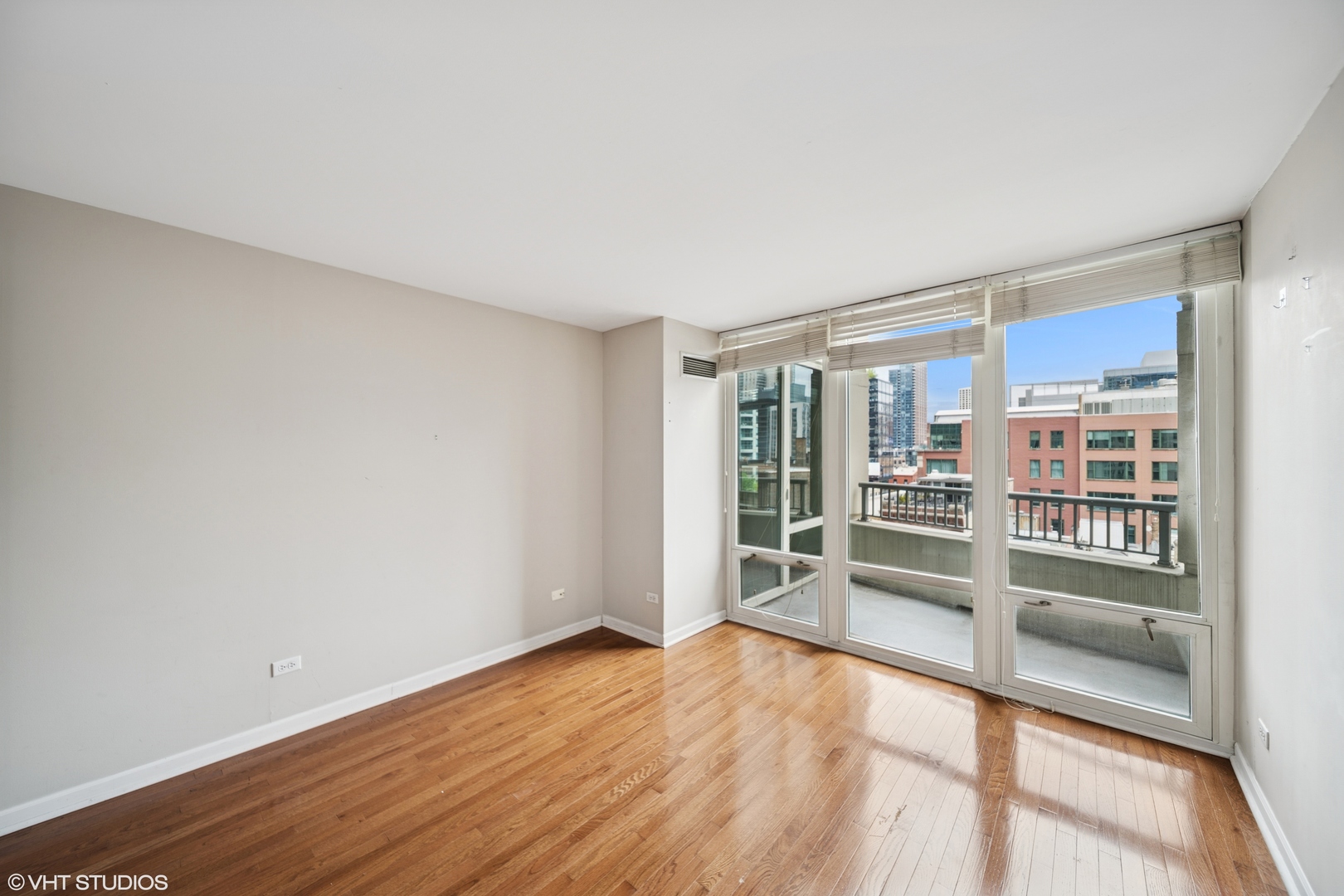 345 N La Salle Drive #702, Chicago, IL 60654