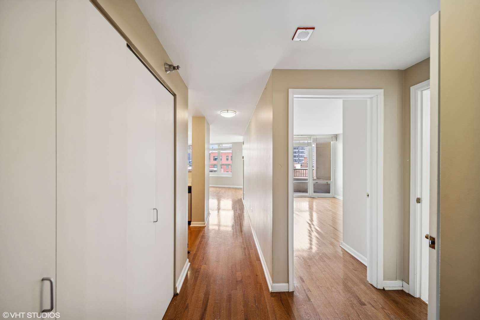 345 N La Salle Drive #702, Chicago, IL 60654