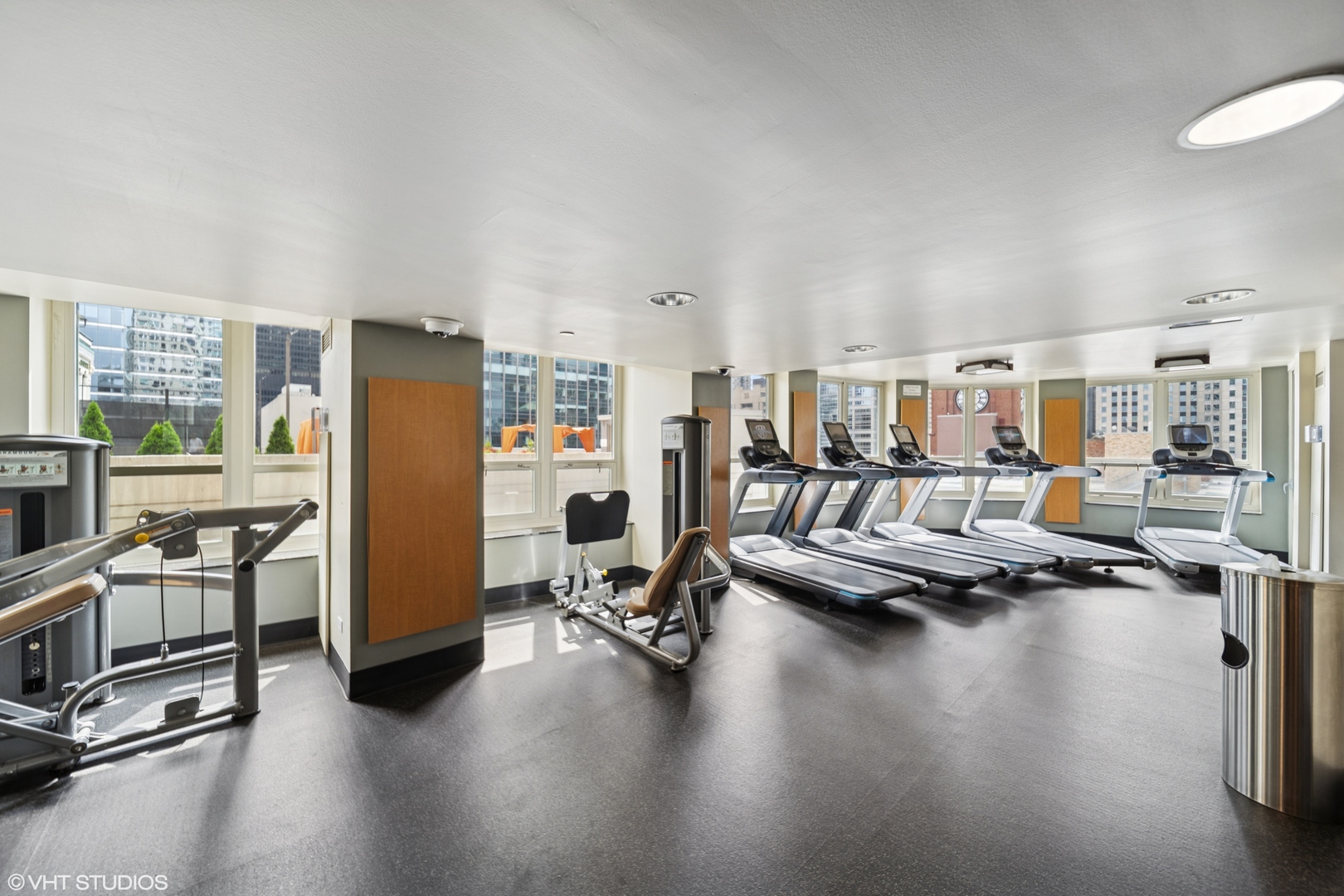 345 N La Salle Drive #702, Chicago, IL 60654