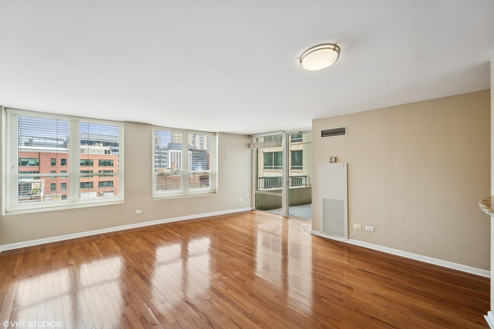 345 N La Salle Drive #702, Chicago, IL 60654