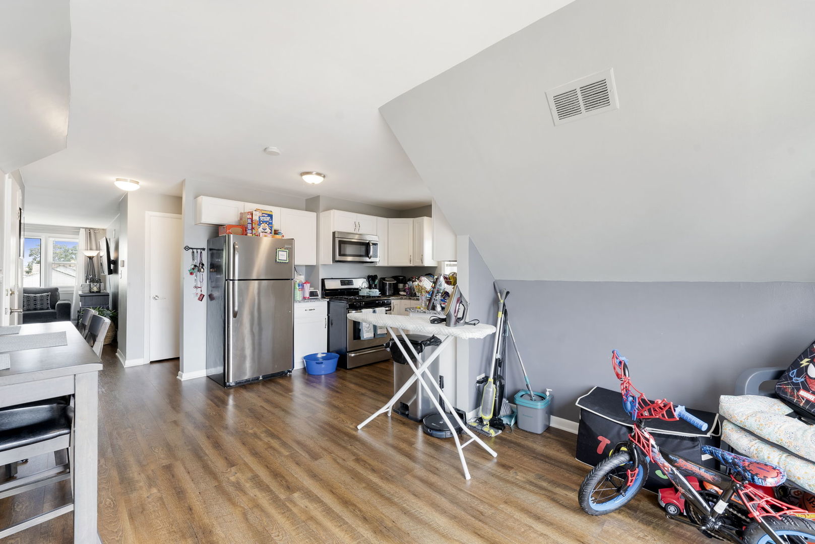 1710 N 23rd Avenue, Melrose Park, IL 60160