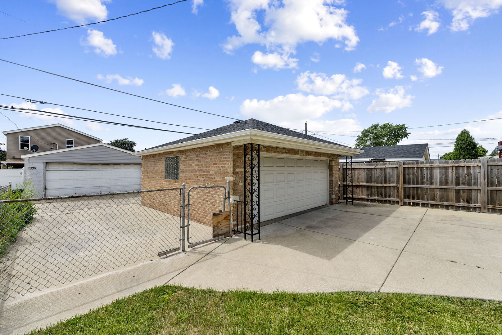 1710 N 23rd Avenue, Melrose Park, IL 60160