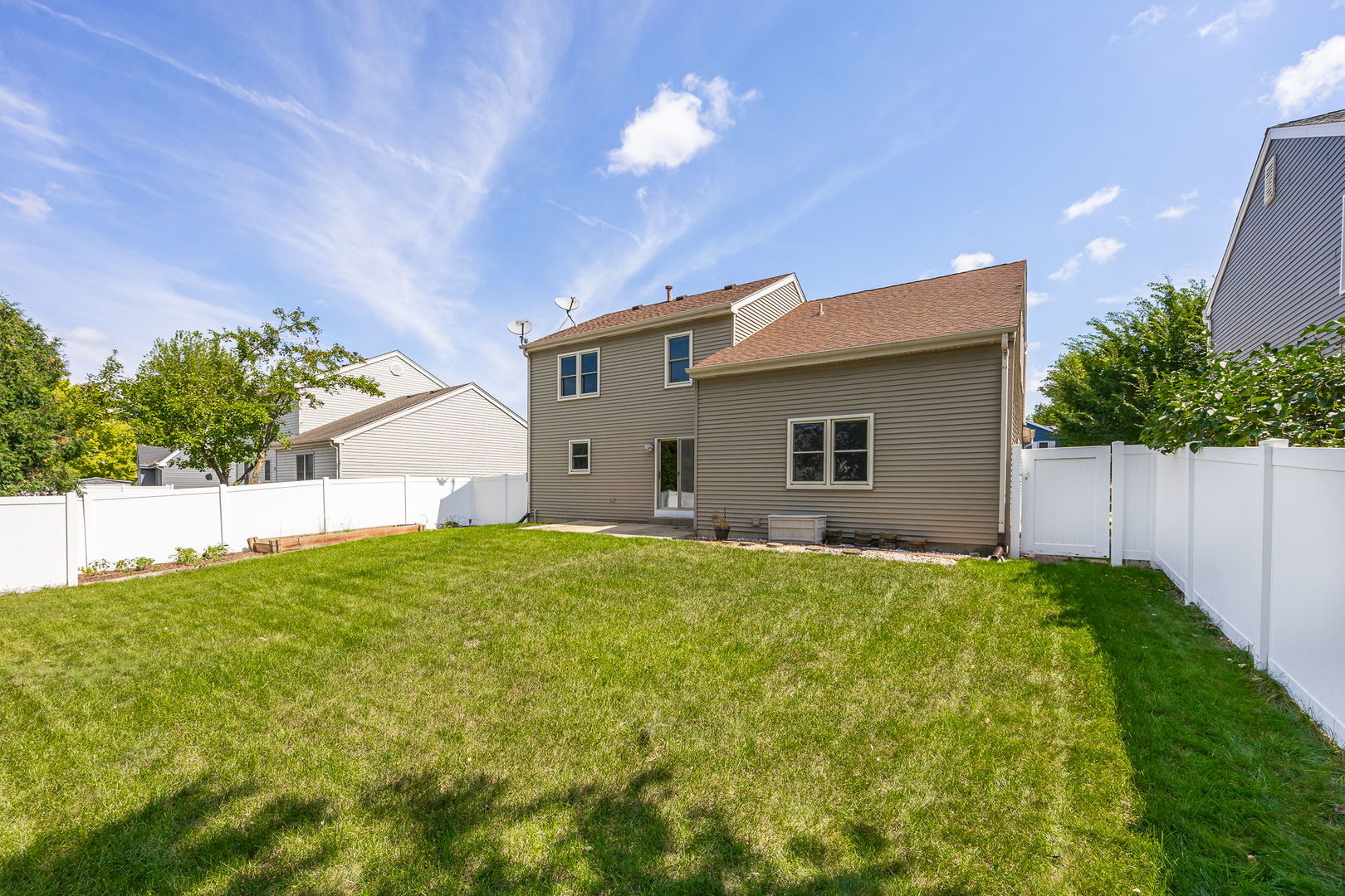 703 Avondale Lane, Aurora, IL 60504