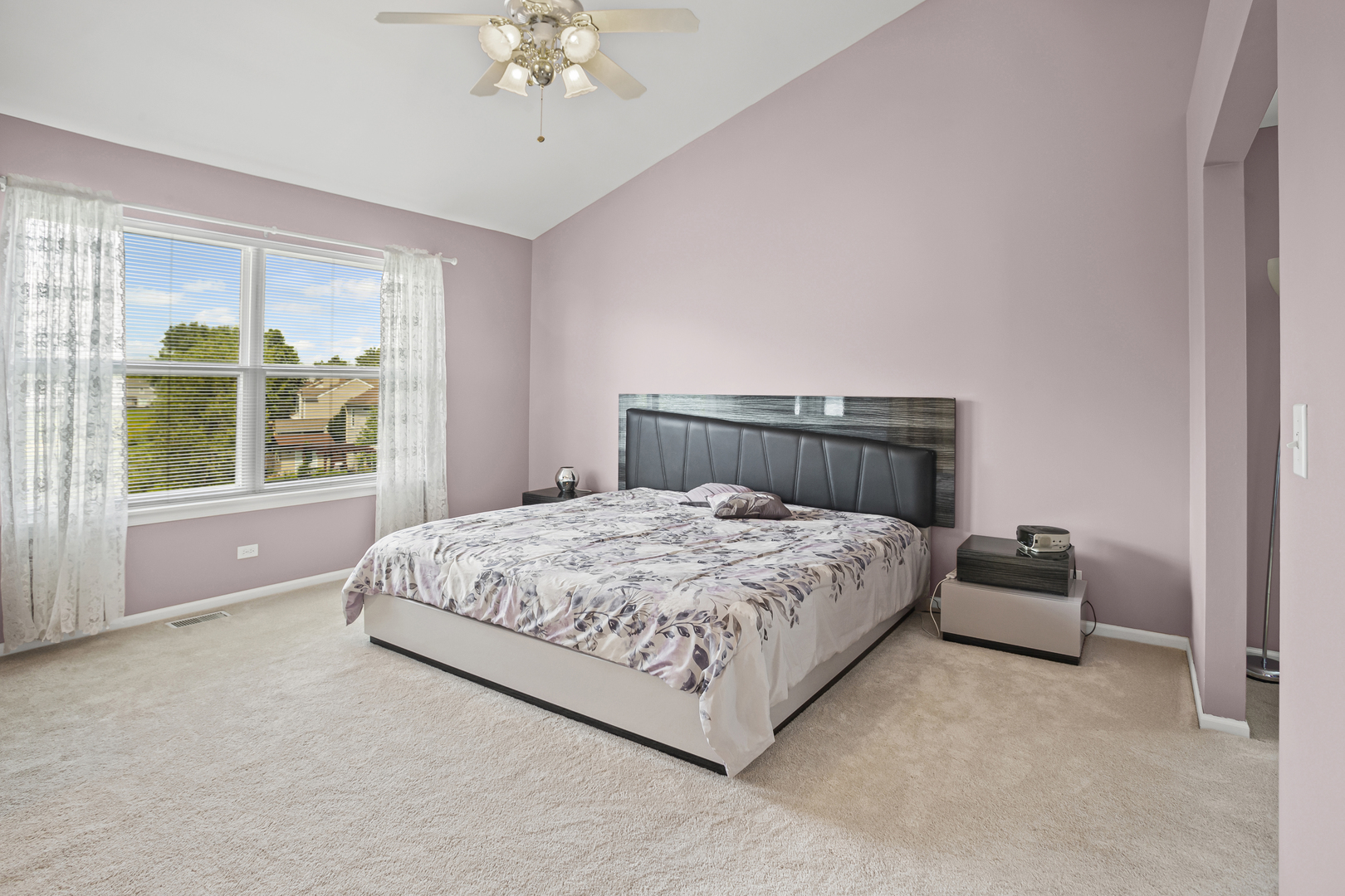 1910 Prairie Path Lane, Carpentersville, IL 60110