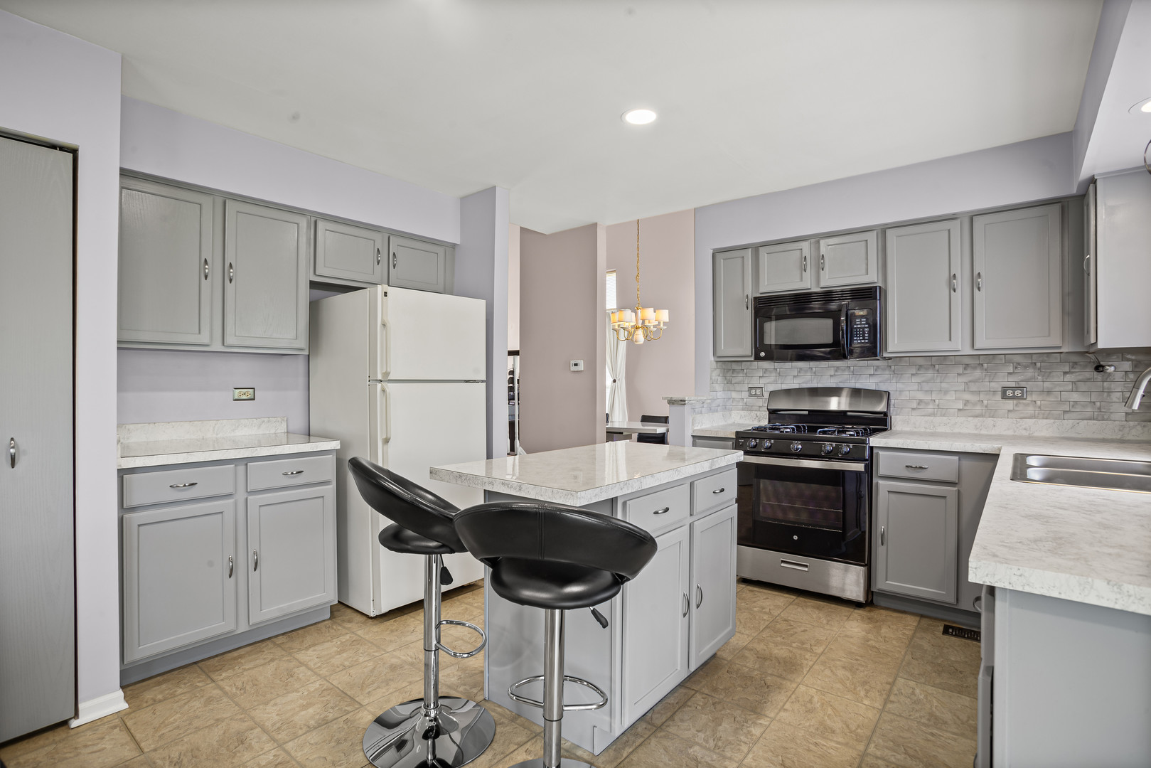 1910 Prairie Path Lane, Carpentersville, IL 60110