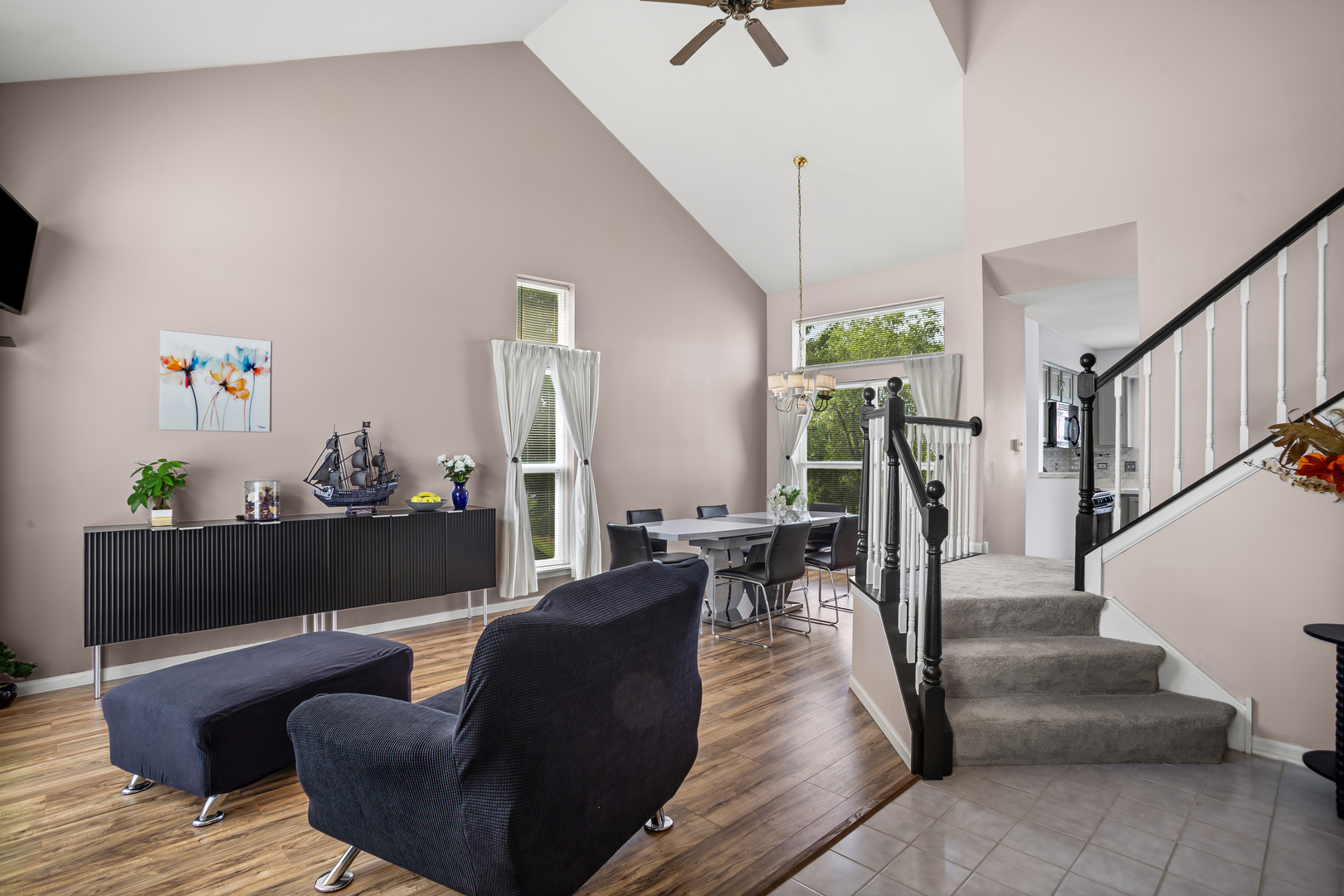 1910 Prairie Path Lane, Carpentersville, IL 60110