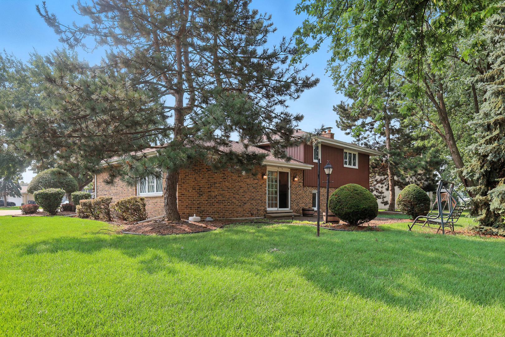 7960 W Ponderosa Court, Orland Park, IL 60462