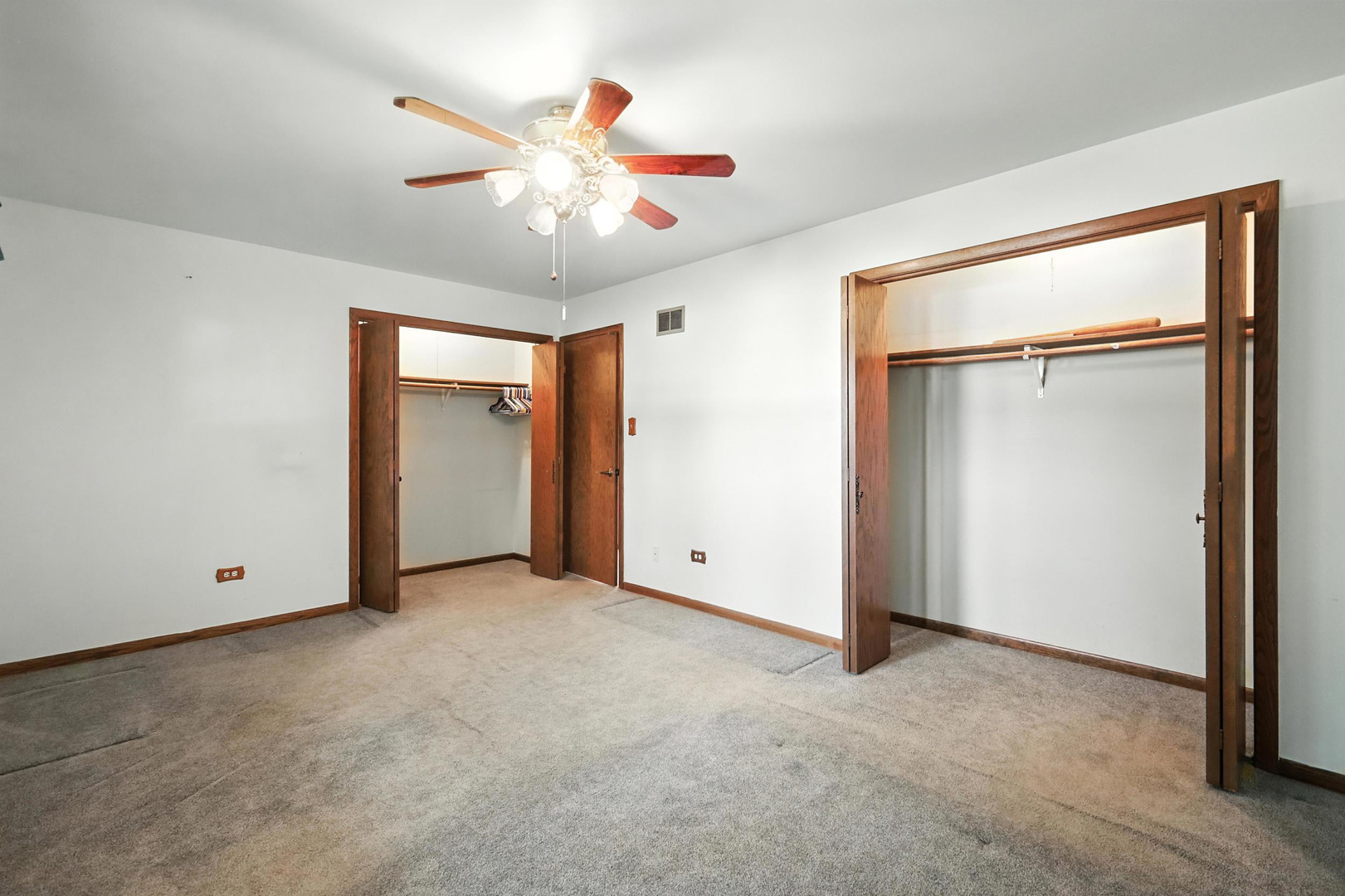 7960 W Ponderosa Court, Orland Park, IL 60462