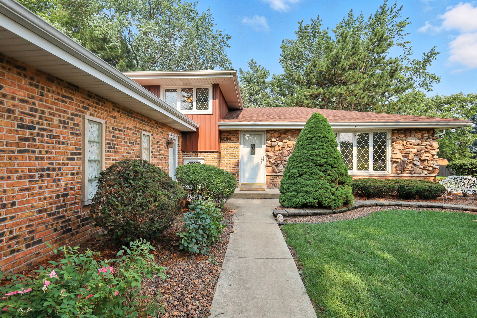 7960 W Ponderosa Court, Orland Park, IL 60462