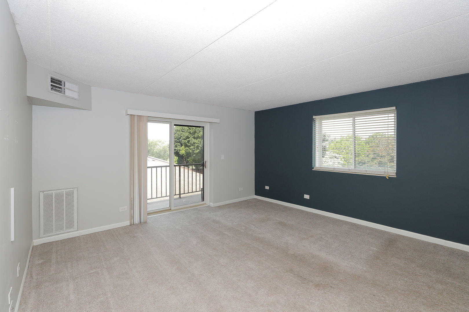 1 Bloomingdale Place #301, Bloomingdale, IL 60108
