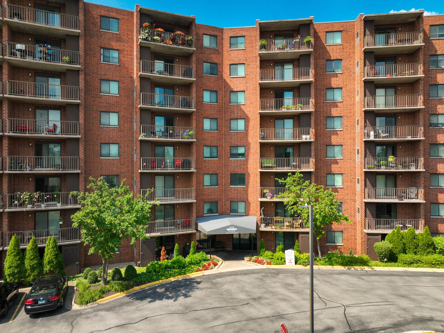 1 Bloomingdale Place #301, Bloomingdale, IL 60108