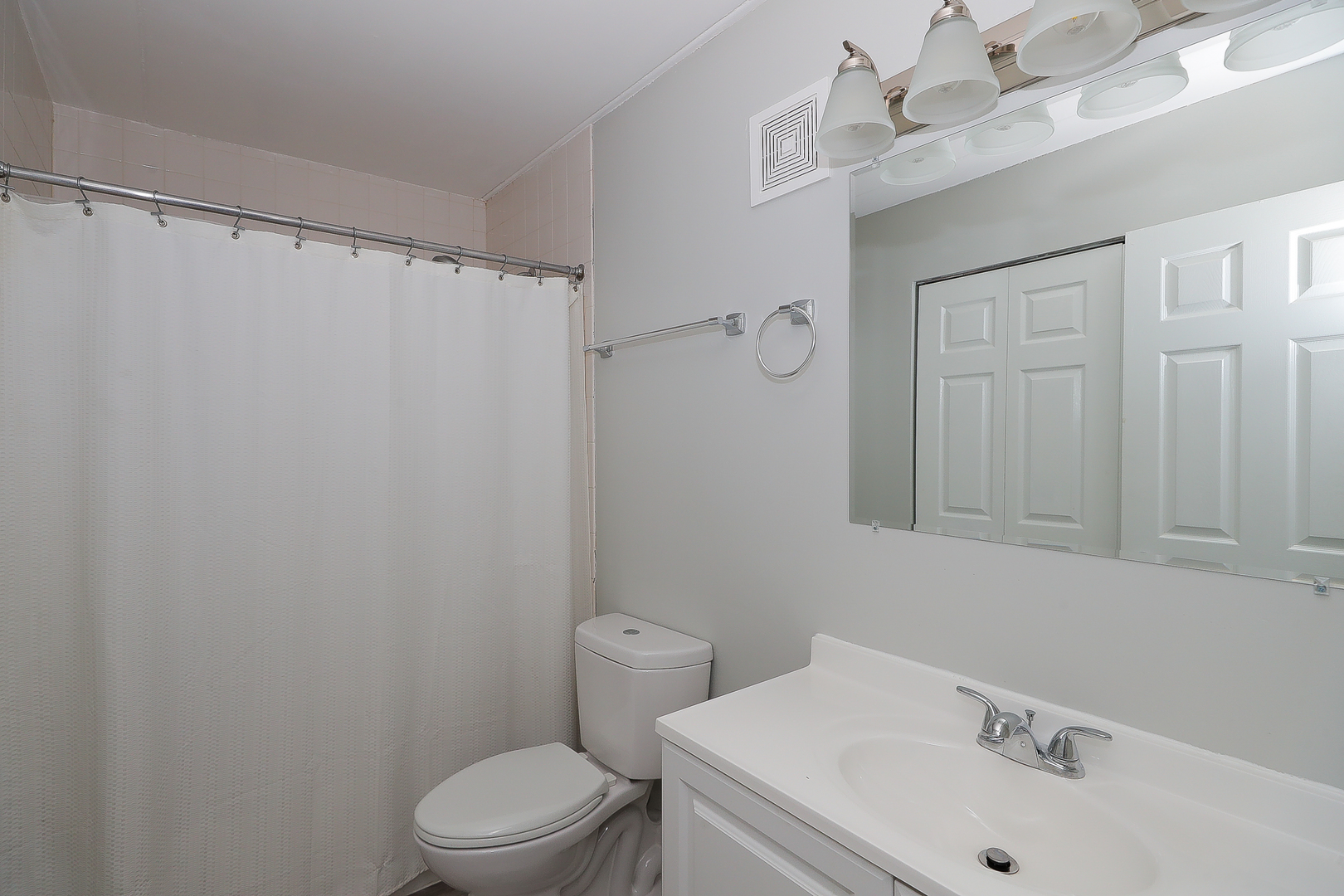 1 Bloomingdale Place #301, Bloomingdale, IL 60108