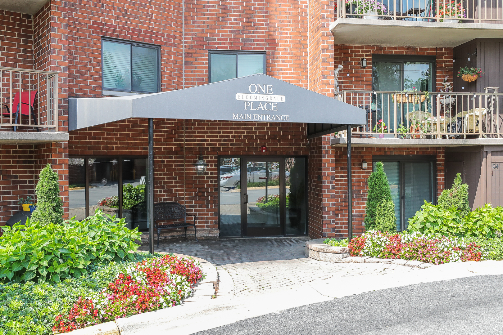 1 Bloomingdale Place #301, Bloomingdale, IL 60108