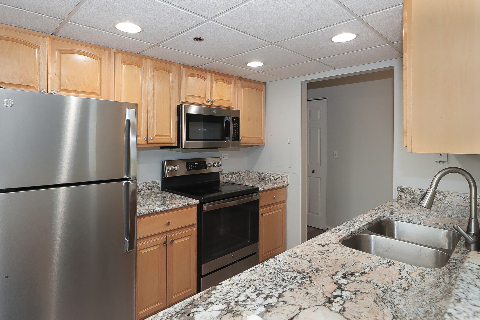 1 Bloomingdale Place #301, Bloomingdale, IL 60108
