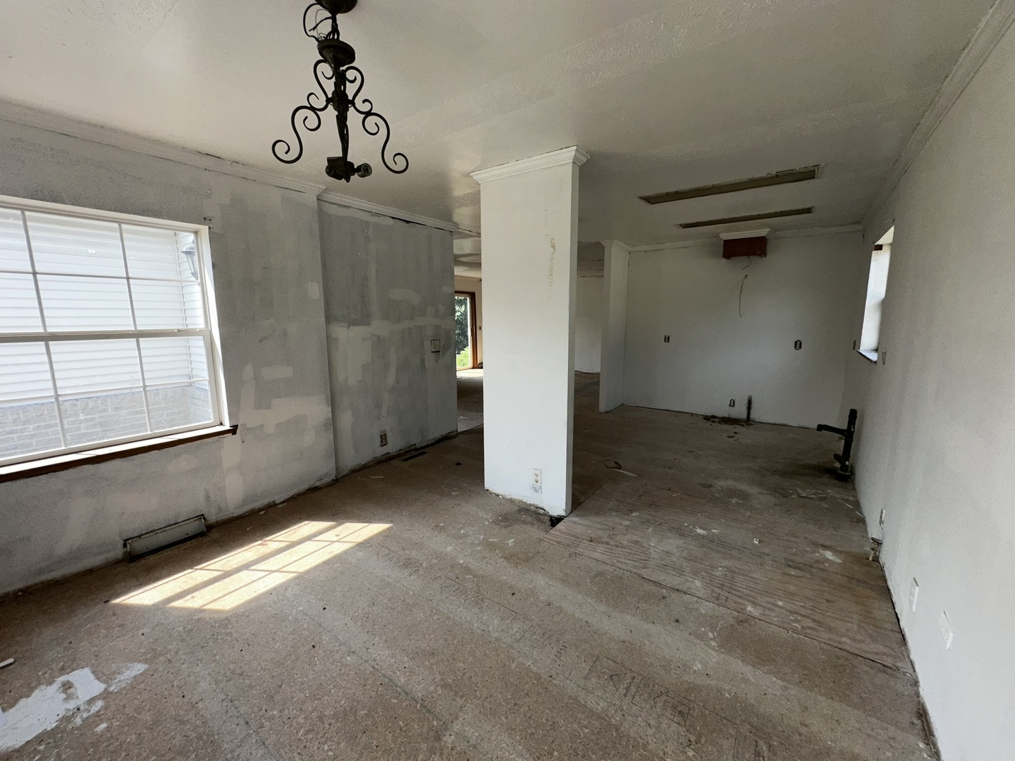 2221 Rush Street, Sauk Village, IL 60411