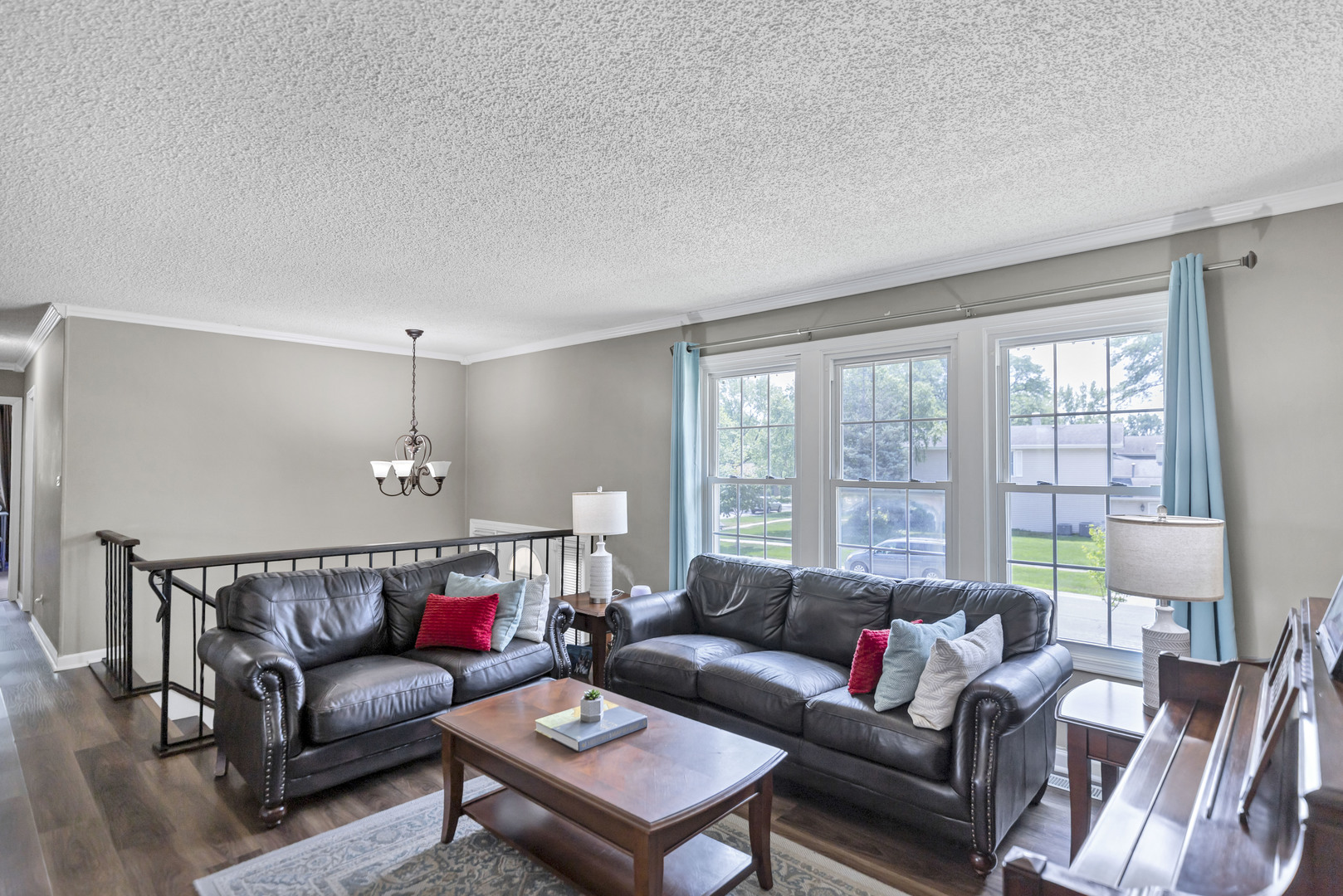 1250 Campbell Lane, Hoffman Estates, IL 60169