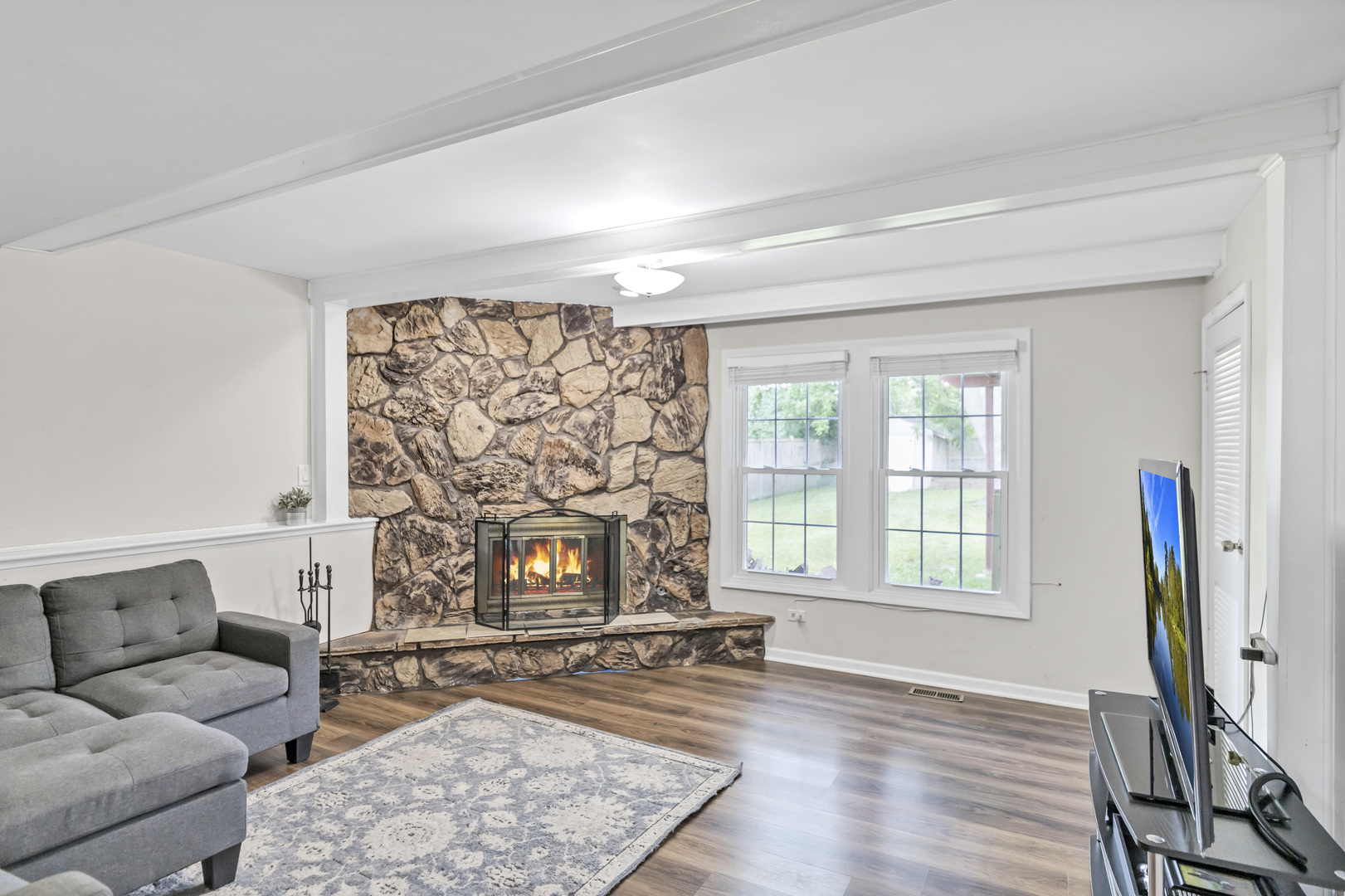 1250 Campbell Lane, Hoffman Estates, IL 60169