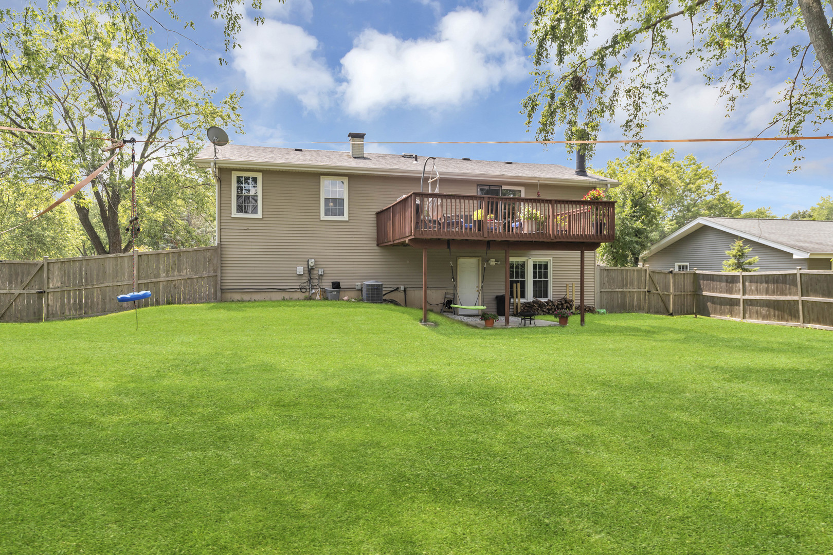 1250 Campbell Lane, Hoffman Estates, IL 60169