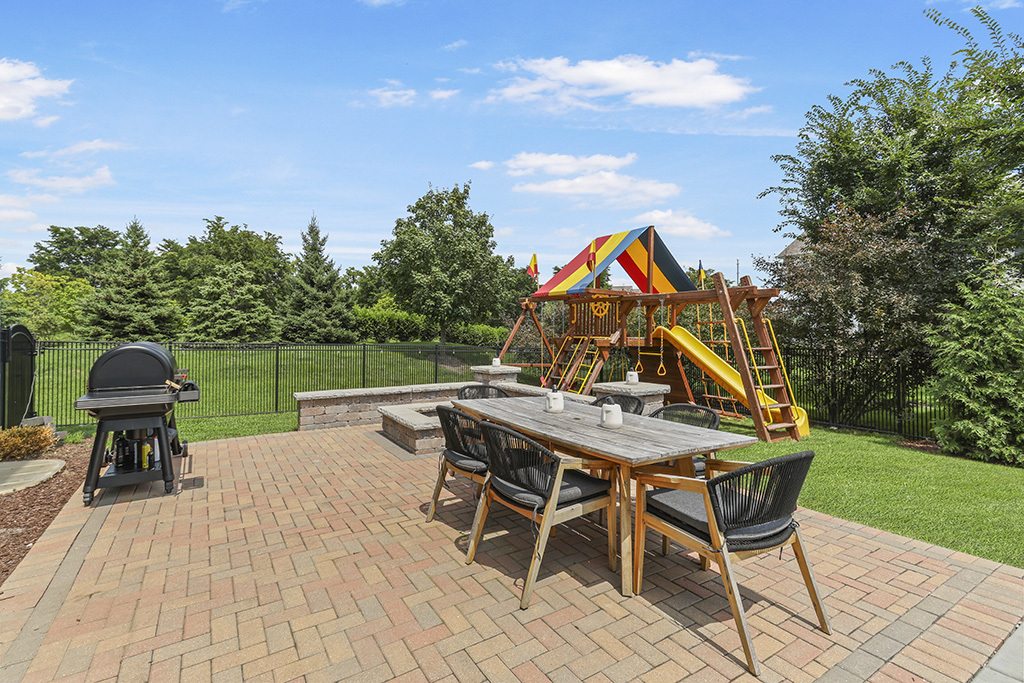 16256 W High Meadow Drive, Lockport, IL 60441