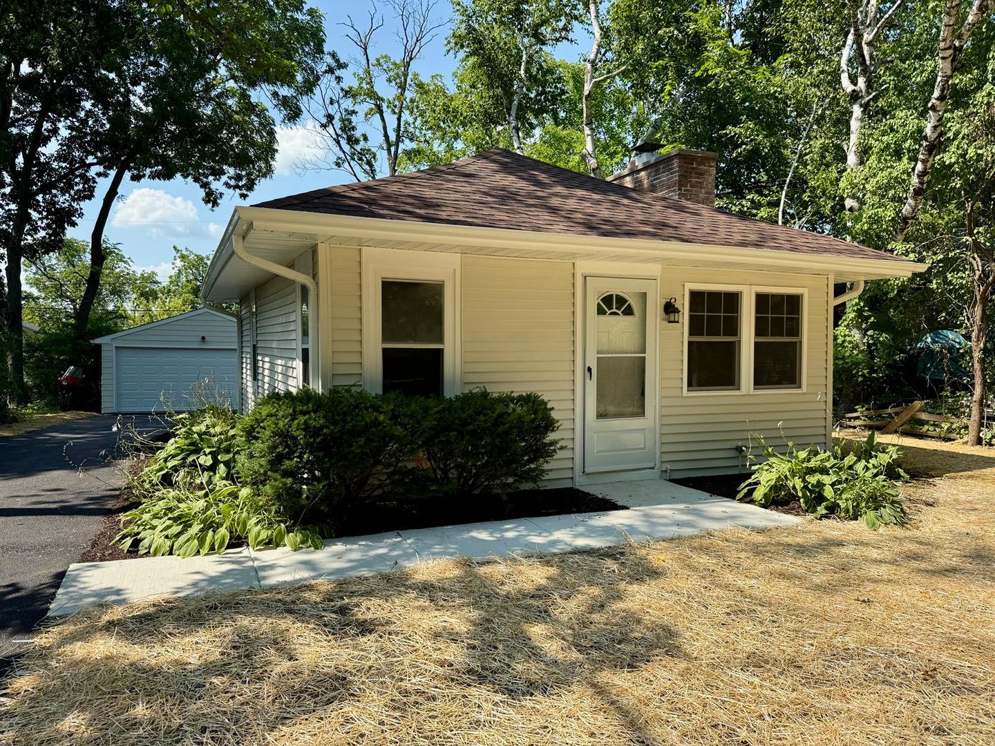 26346 N Walnut Avenue, Mundelein, IL 60060