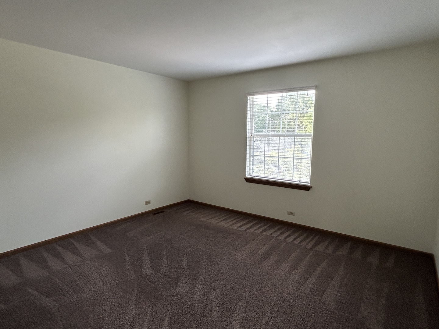 1608 PEBBLE BEACH Circle #1608, Elgin, IL 60123