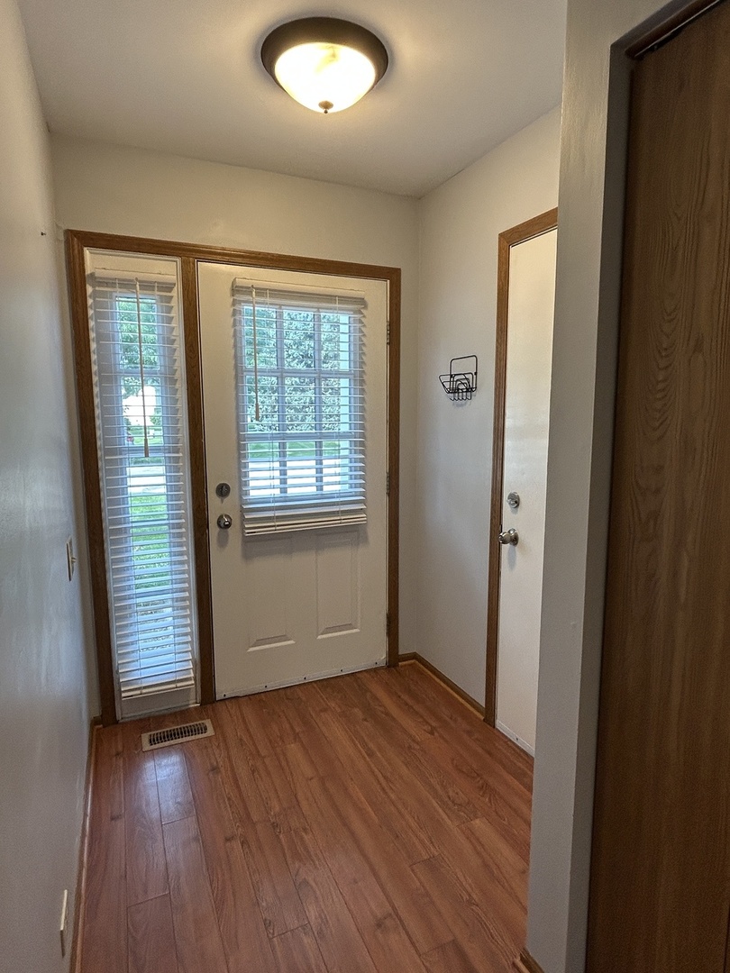 1608 PEBBLE BEACH Circle #1608, Elgin, IL 60123