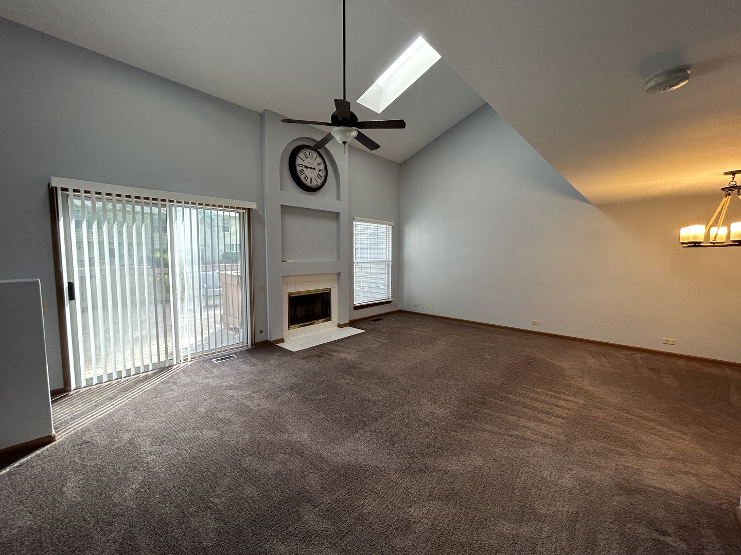 1608 PEBBLE BEACH Circle #1608, Elgin, IL 60123