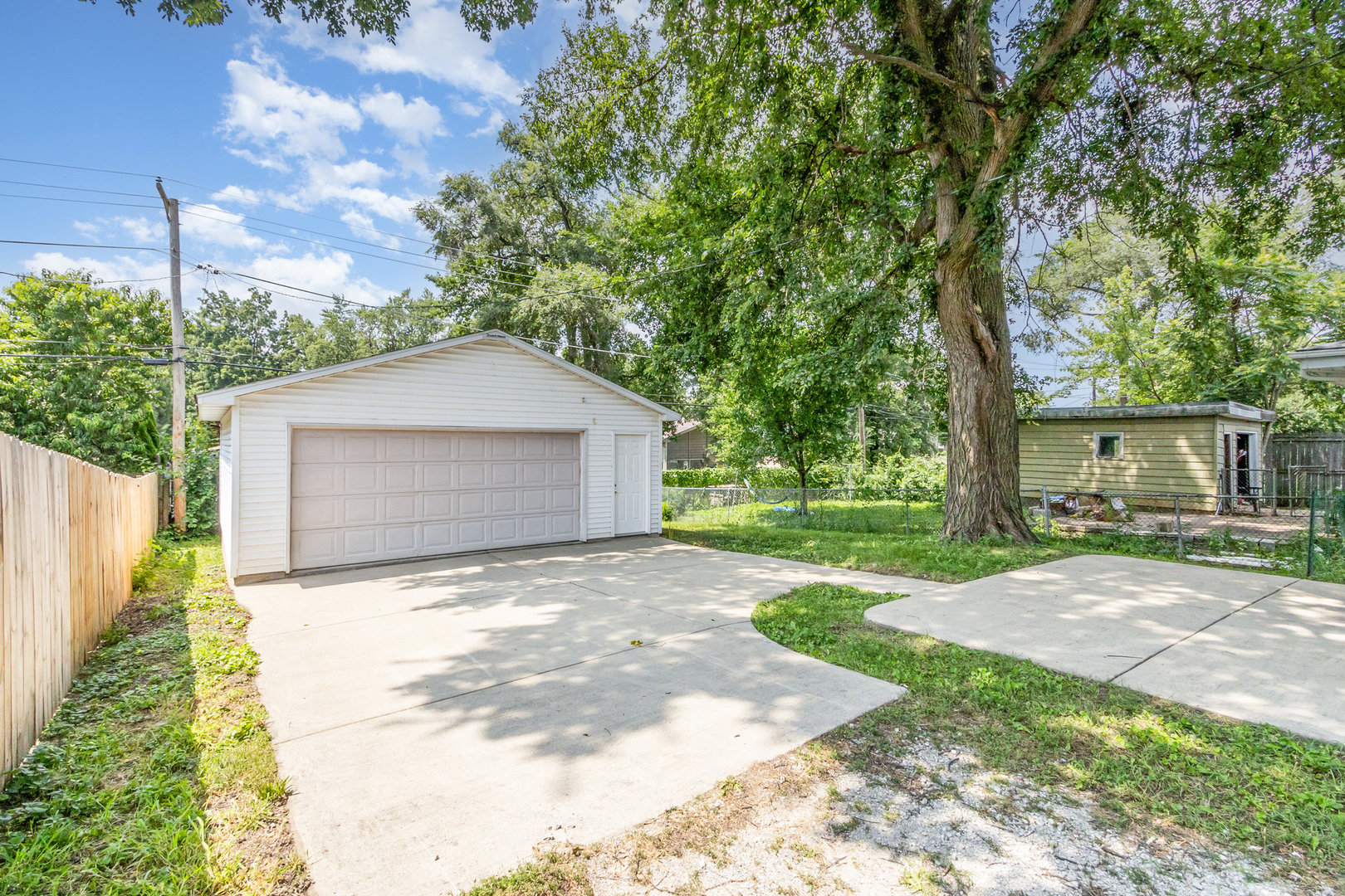 1117 Pleasant Place, Aurora, IL 60505