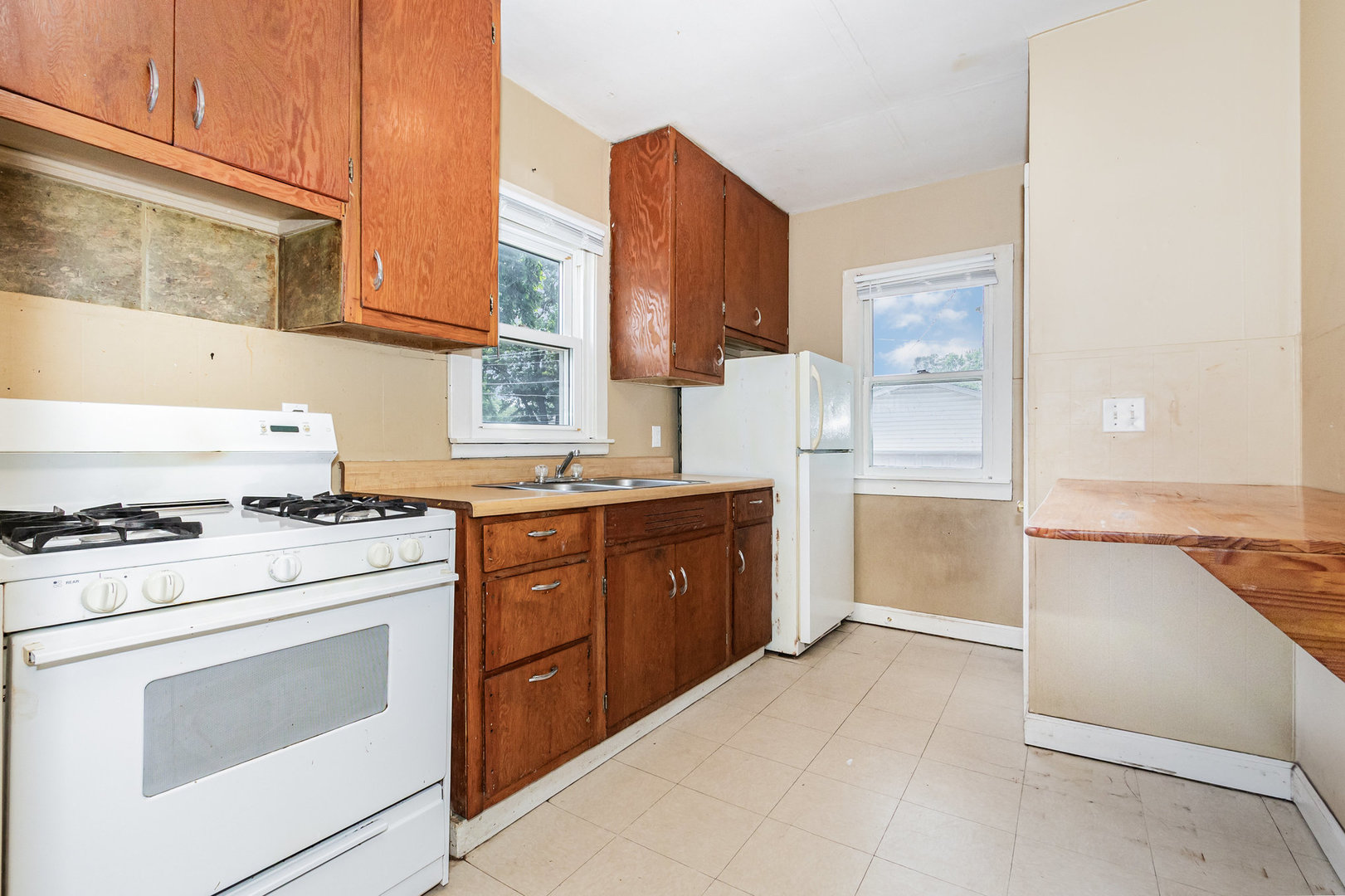 1117 Pleasant Place, Aurora, IL 60505