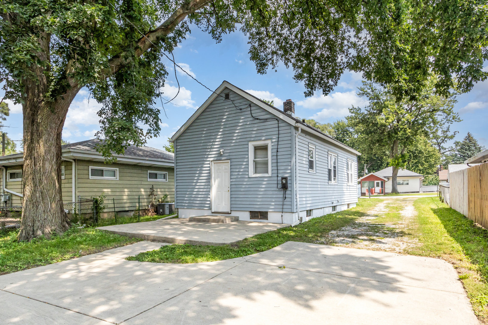 1117 Pleasant Place, Aurora, IL 60505