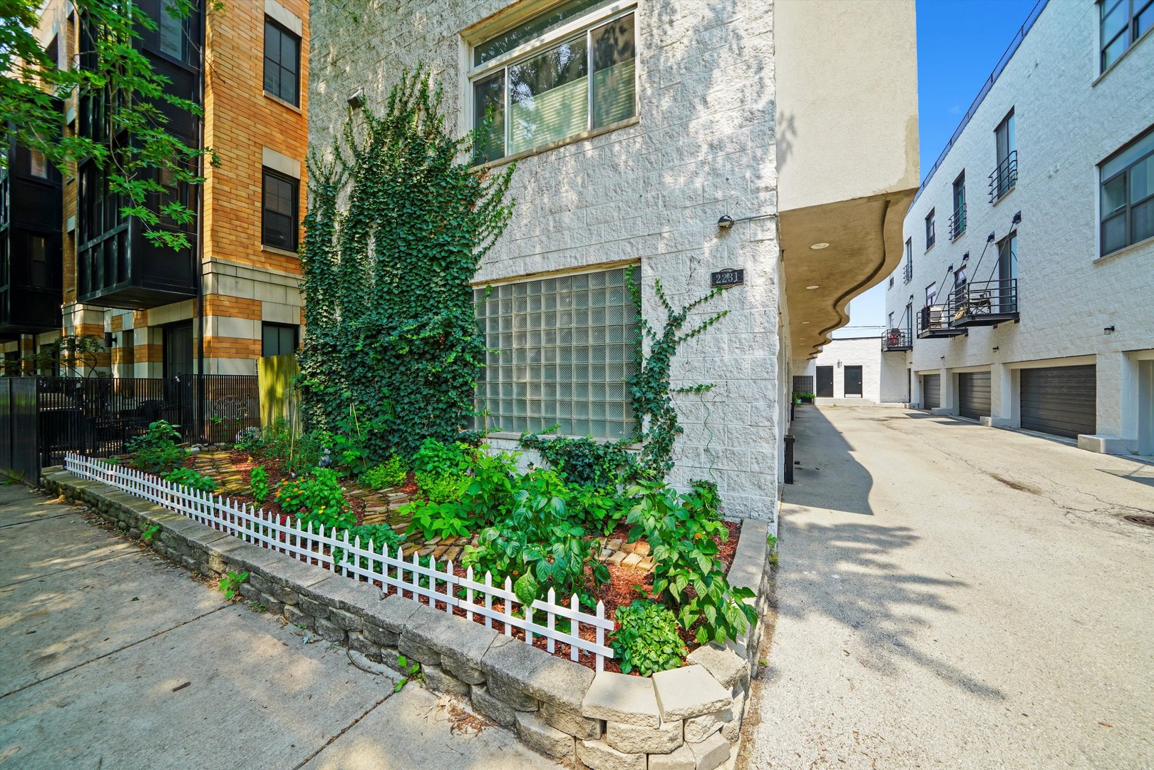 2231 N Lister Avenue #D, Chicago, IL 60614