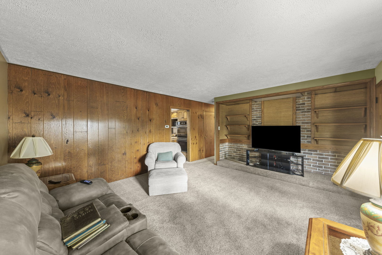 15112 Raday Drive, Midlothian, IL 60445