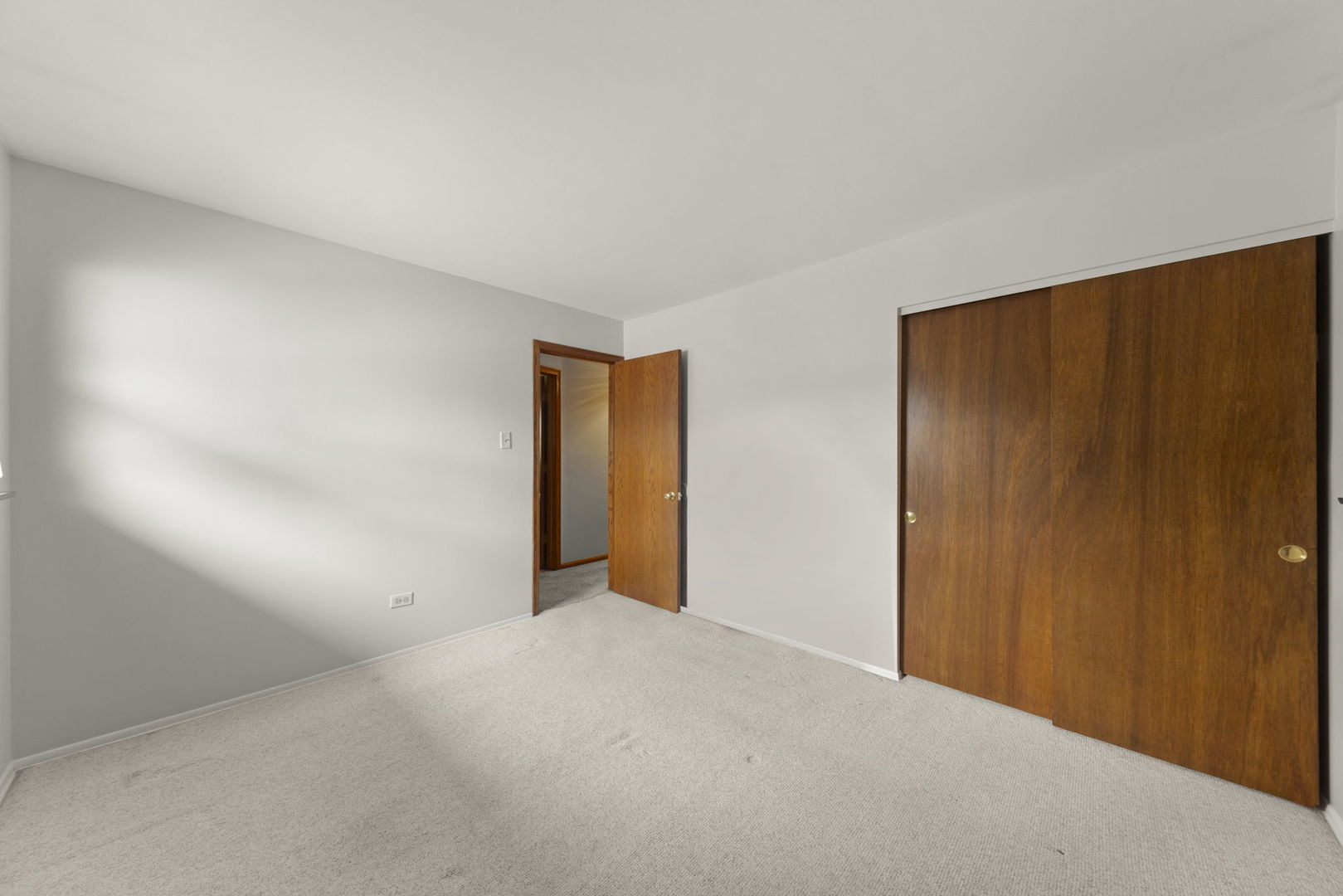 15112 Raday Drive, Midlothian, IL 60445