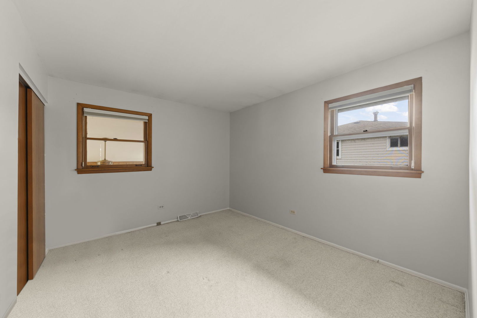 15112 Raday Drive, Midlothian, IL 60445