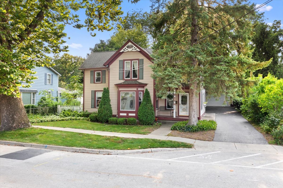 116 Spring Street, Cary, IL 60013