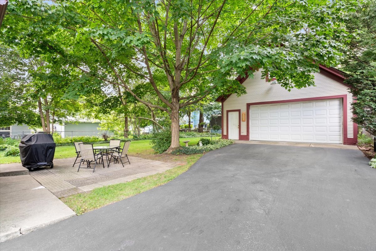 116 Spring Street, Cary, IL 60013