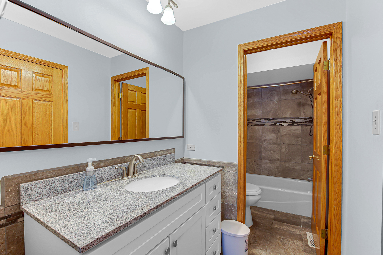 8515 162nd Place #1, Tinley Park, IL 60487