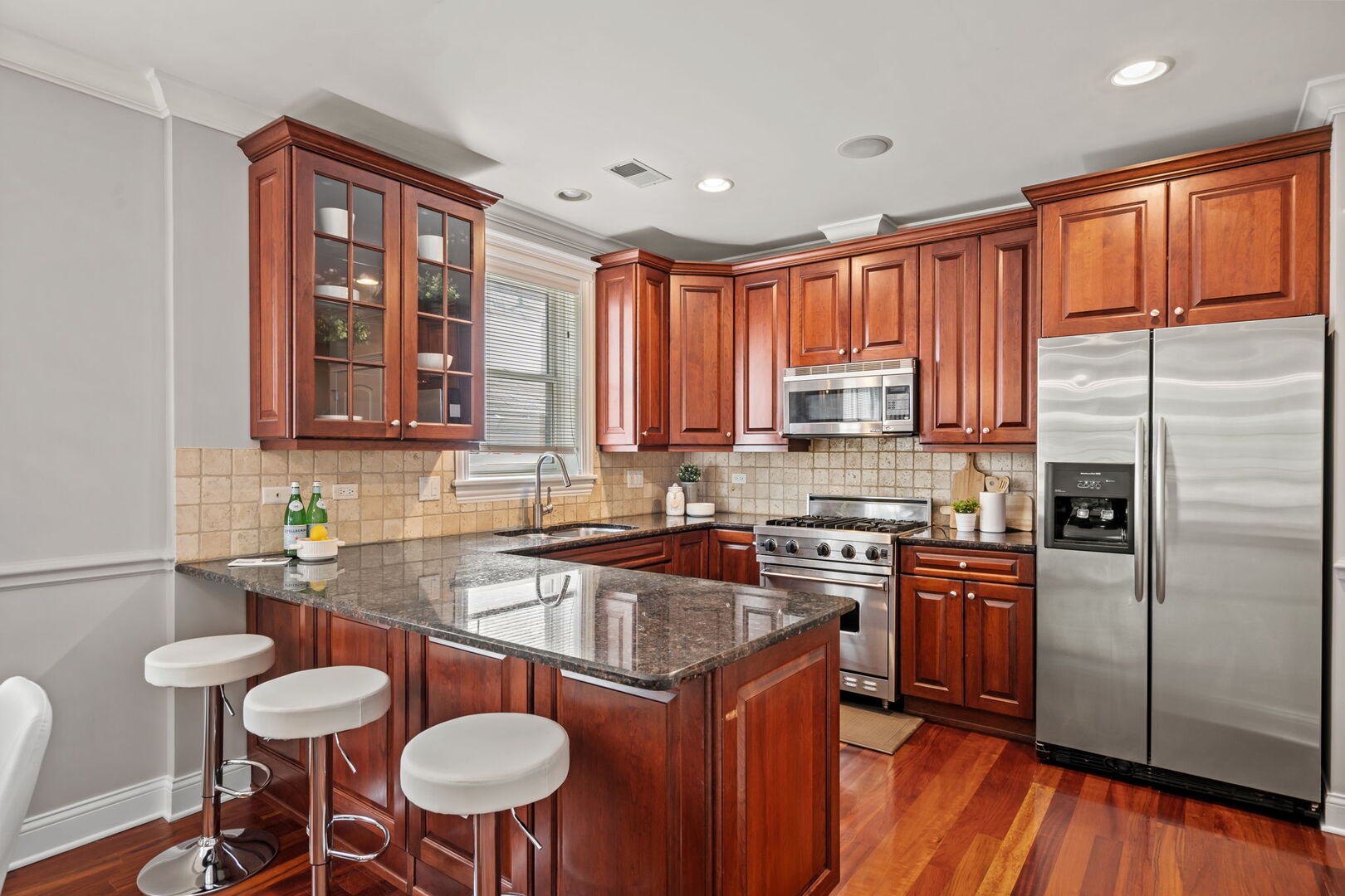 1510 N Cleveland Avenue, Chicago, IL 60610