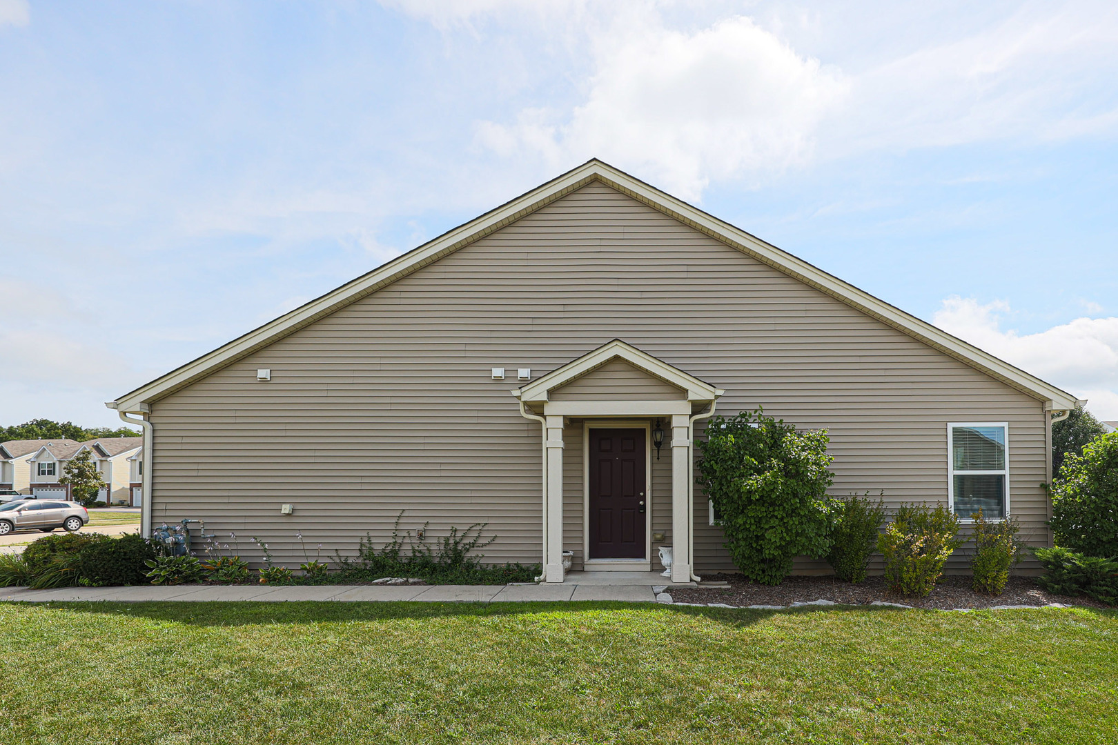 1049 Turin Drive, Hampshire, IL 60140