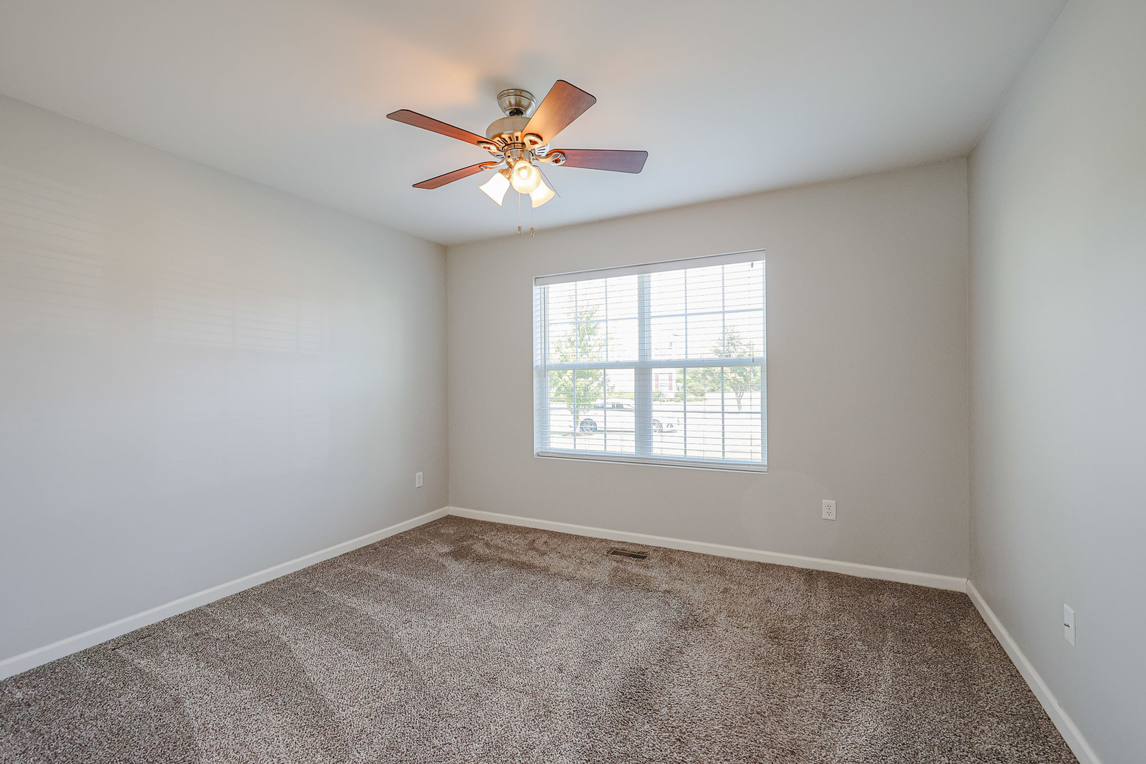 1049 Turin Drive, Hampshire, IL 60140