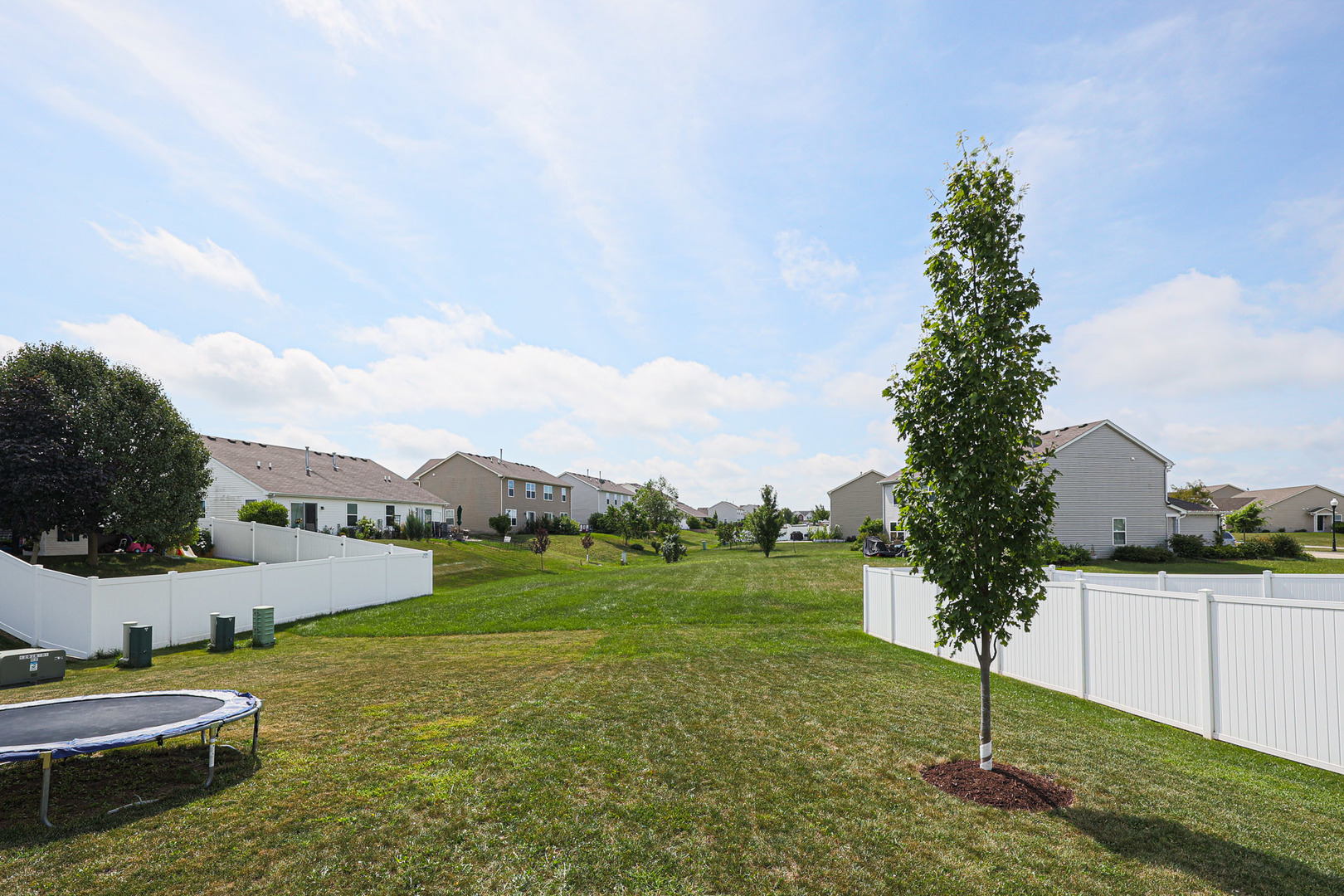 1049 Turin Drive, Hampshire, IL 60140