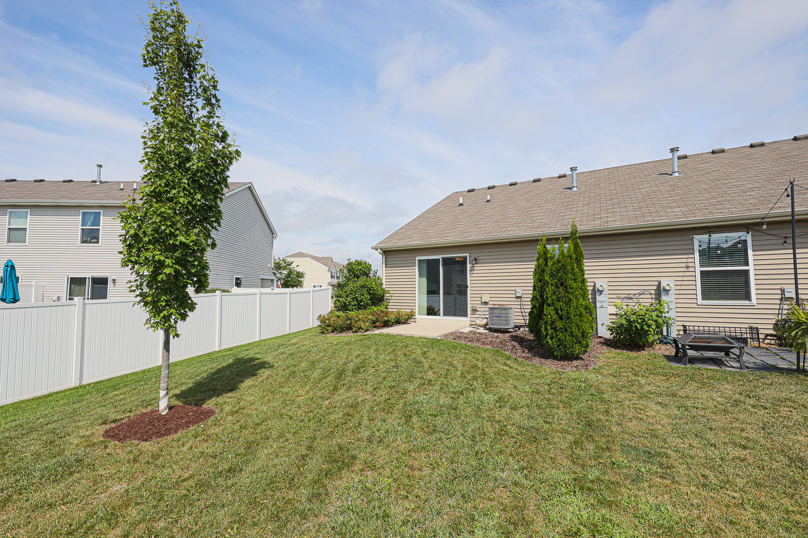 1049 Turin Drive, Hampshire, IL 60140