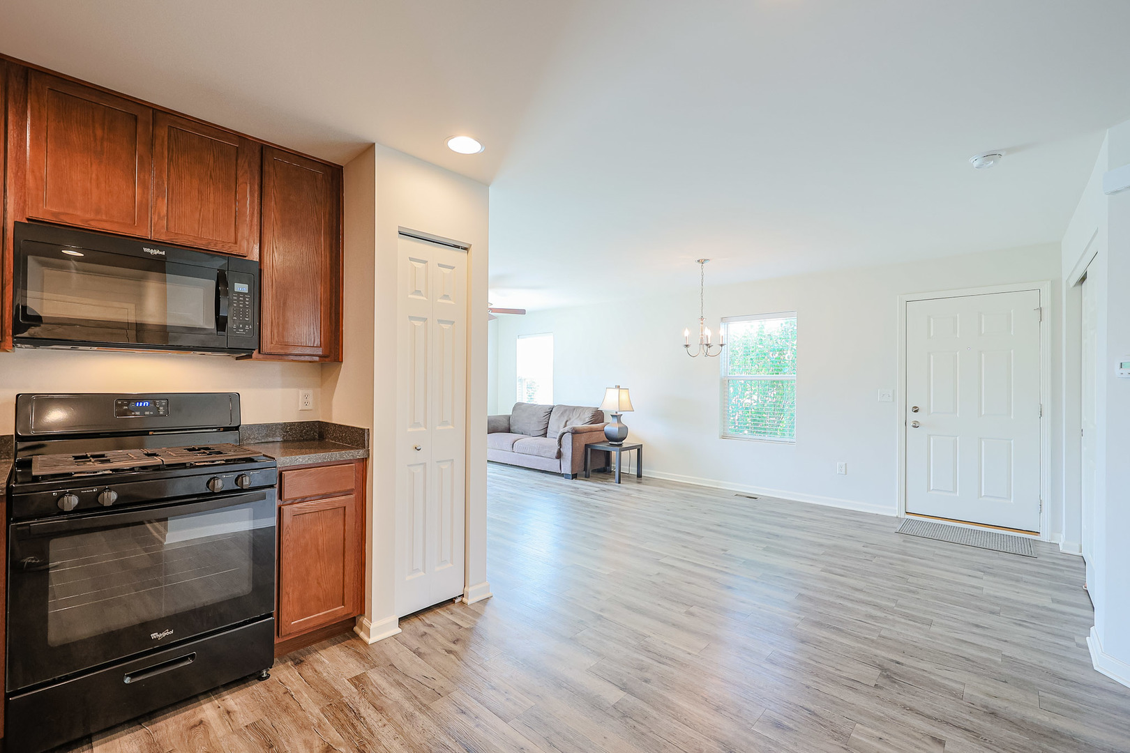 1049 Turin Drive, Hampshire, IL 60140
