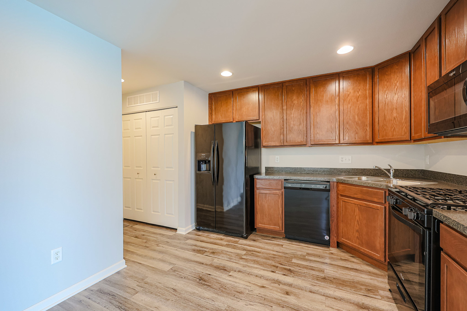 1049 Turin Drive, Hampshire, IL 60140