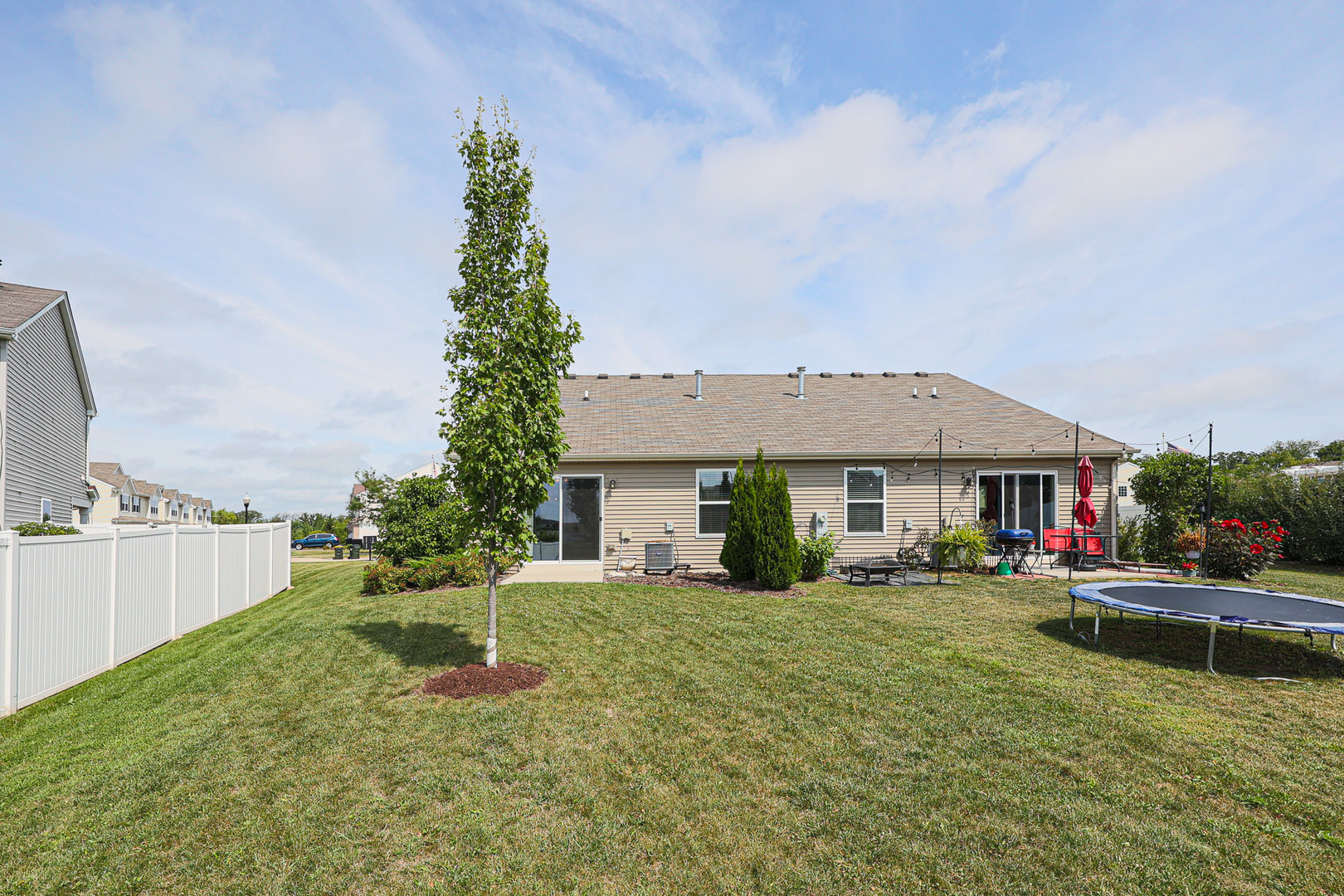 1049 Turin Drive, Hampshire, IL 60140